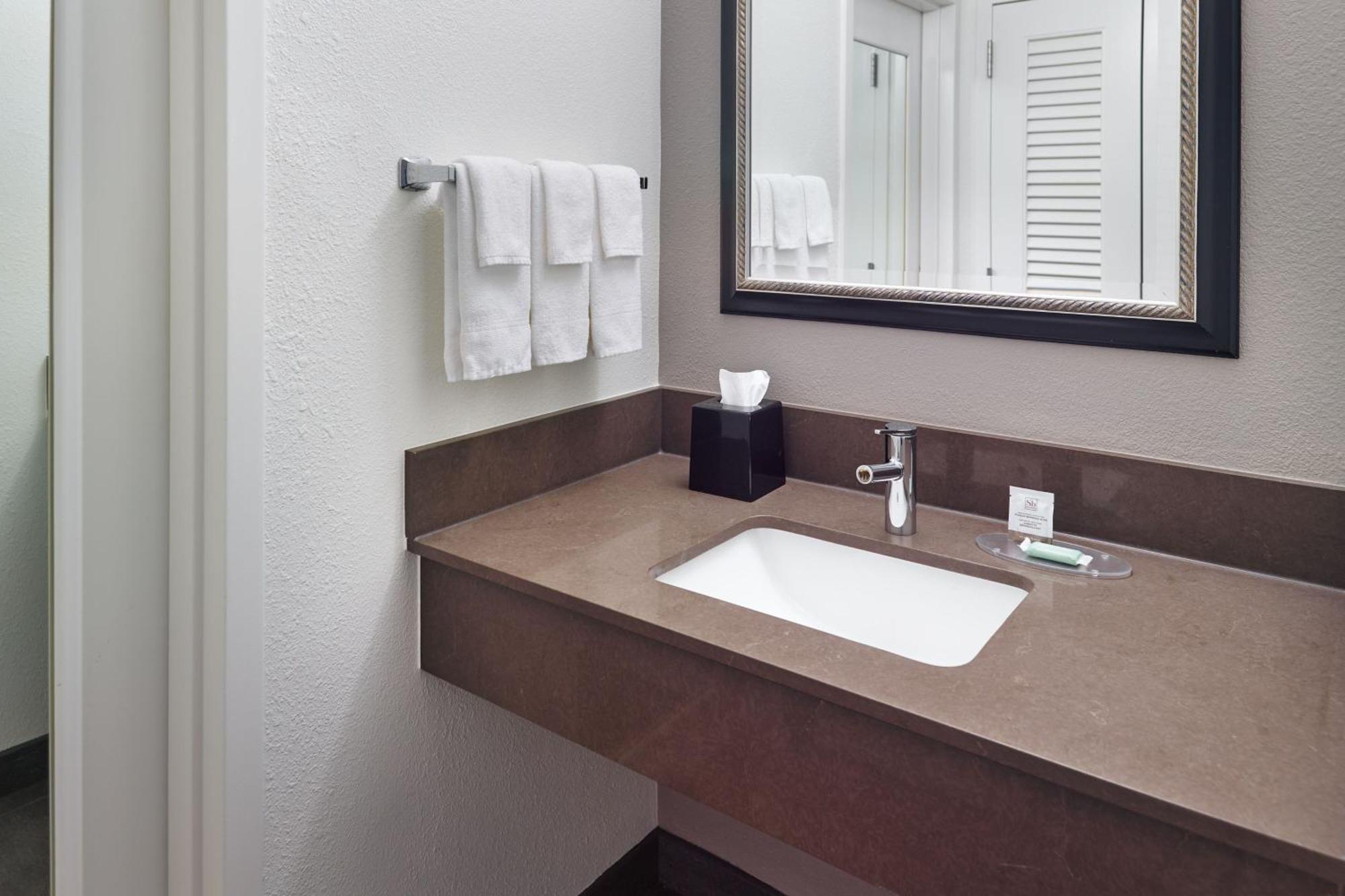 Courtyard By Marriott Nashville Μπρέντγουντ Εξωτερικό φωτογραφία